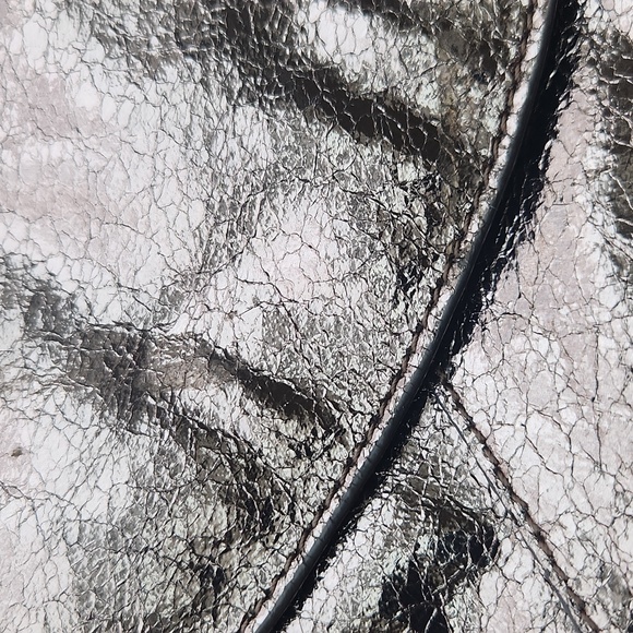 Sorial Metalic Turn Lock Crossbody Purse Handbag with Chain Strap - Picture 10 of 12